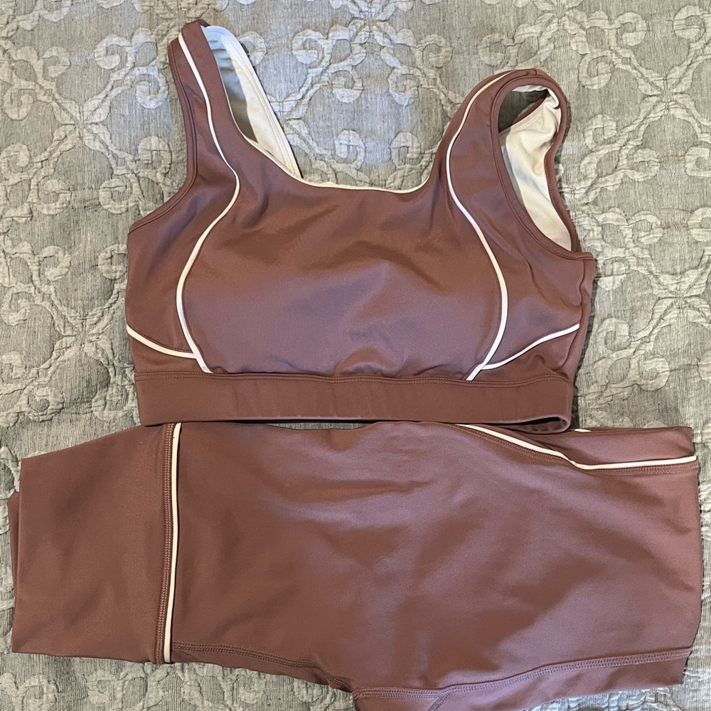 Buffbunny Nirvana sports bra and legging set